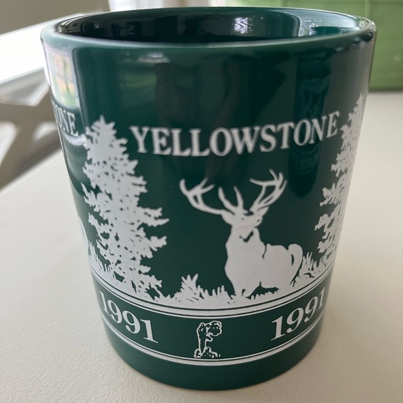 Yellowstone Green Ceramic Mug Set - Picture 3 of 11